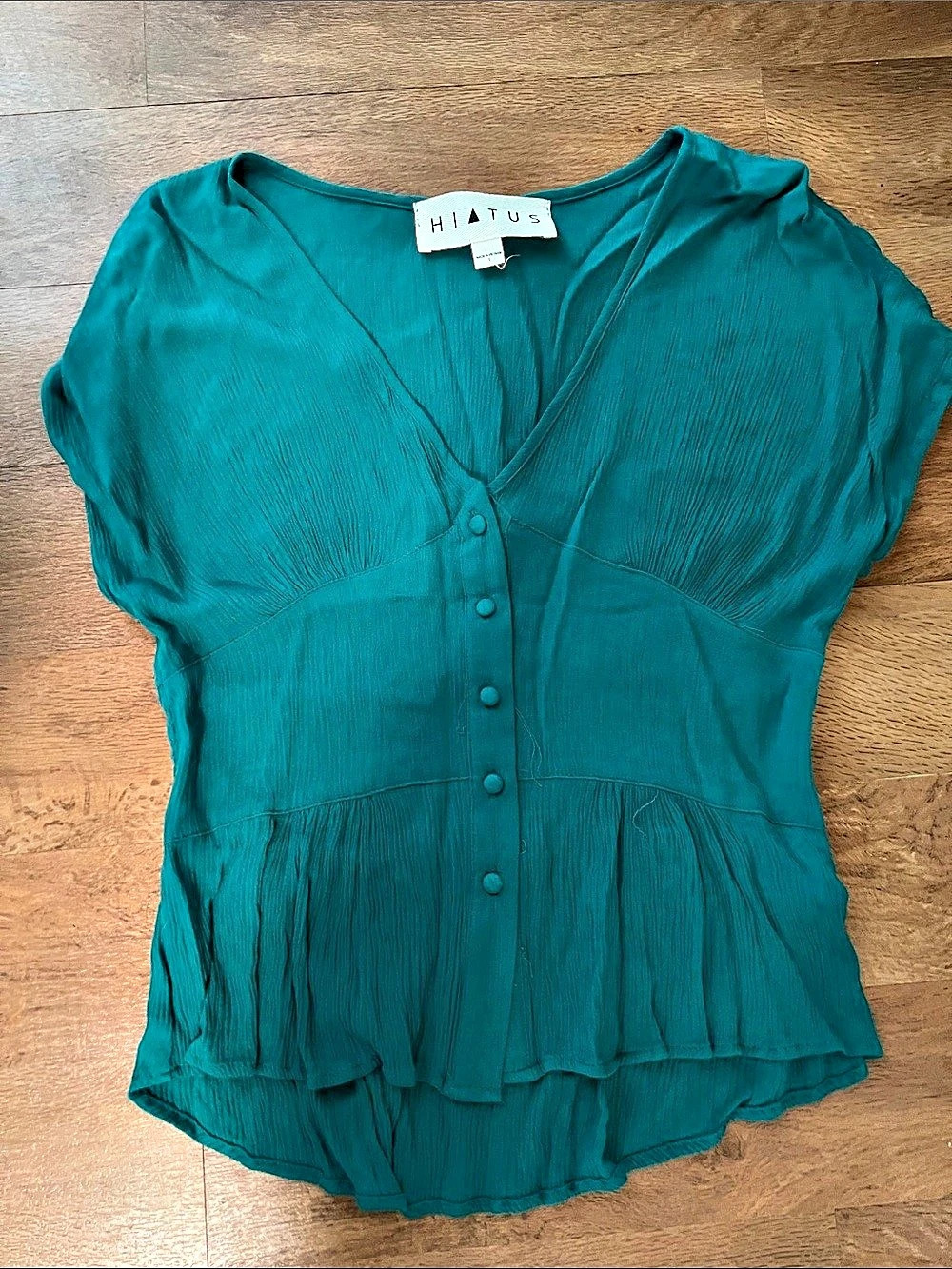 Hiatus Button Front Short Sleeve Blouse in Green